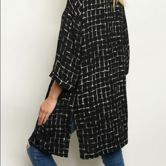 B2G1♦️Black Plaid Light Kimono Cardigan - Picture 3 of 6